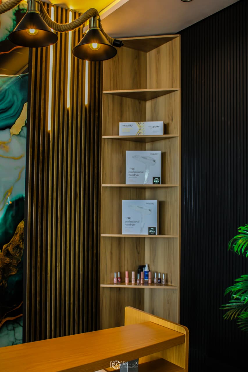 Changing Faces product shelves and decor details